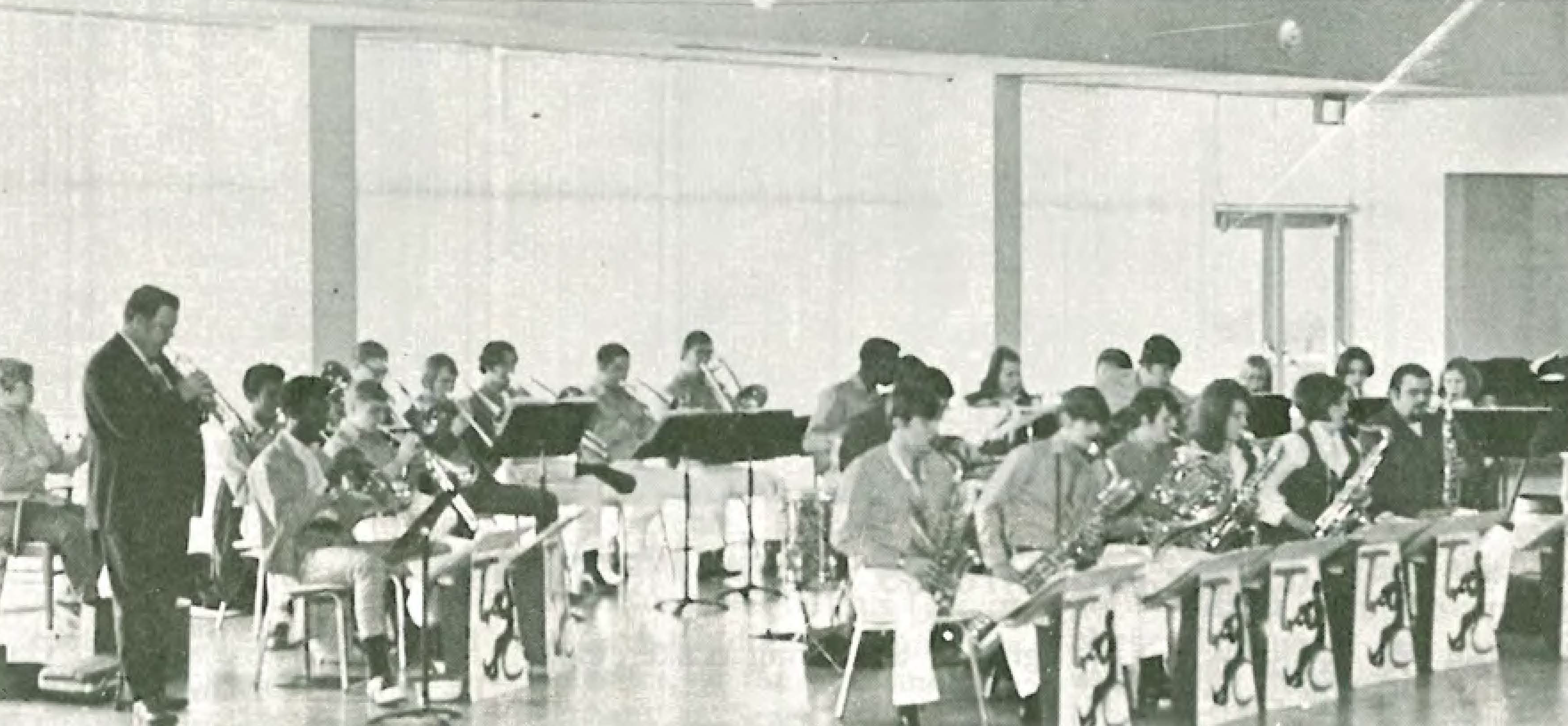 Weekly Concert By Stage Band