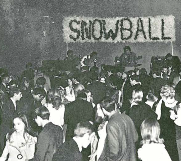 PHOTOS: SUCCESSFUL STUDENT SENATE SNOW BALL